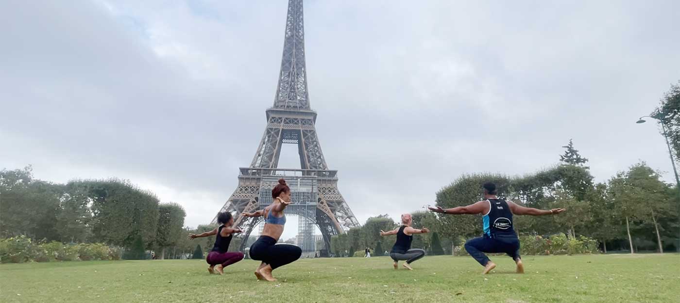 Flowists at Eiffel Tower