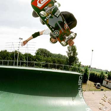 Sascha skateboarding